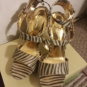 Delicious gold zebra heels